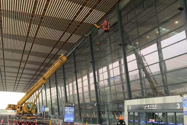 揭阳玻璃幕墙维护和保养